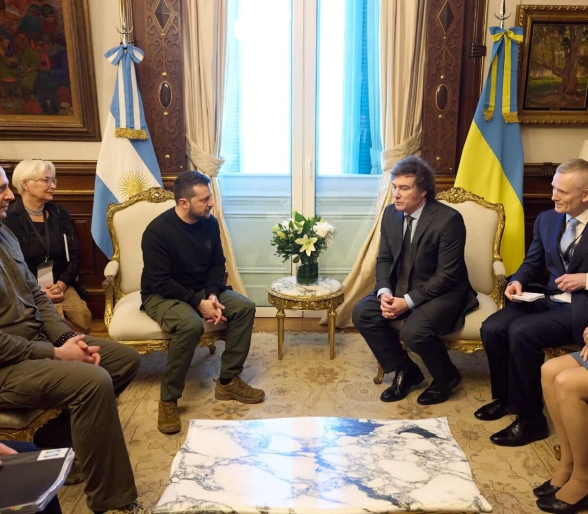 El presidente argentino, Javier Milei, confirmó su intención de viajar a Ucrania como gesto de apoyo a Zelenski