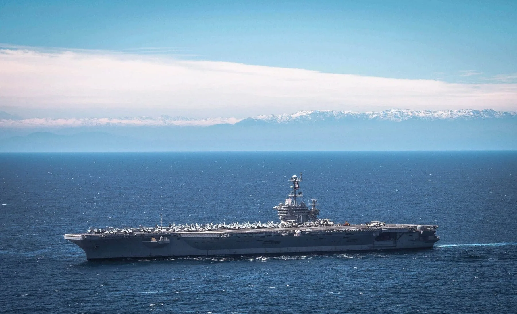 El portaaviones USS George Washington de la Armada de EE.UU. se despliega en Japón para disuadir a China