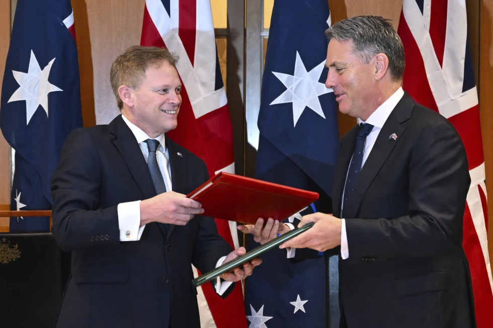 Australia y Reino Unido firman un tratado de defensa y seguridad para contener la influencia china en la región