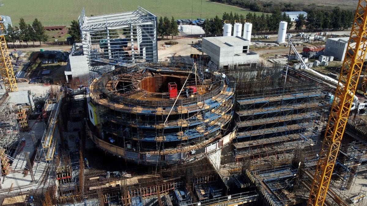 Afirman que la construcción de los reactores CAREM y RA-10 se encuentran paralizados por falta de financiamiento