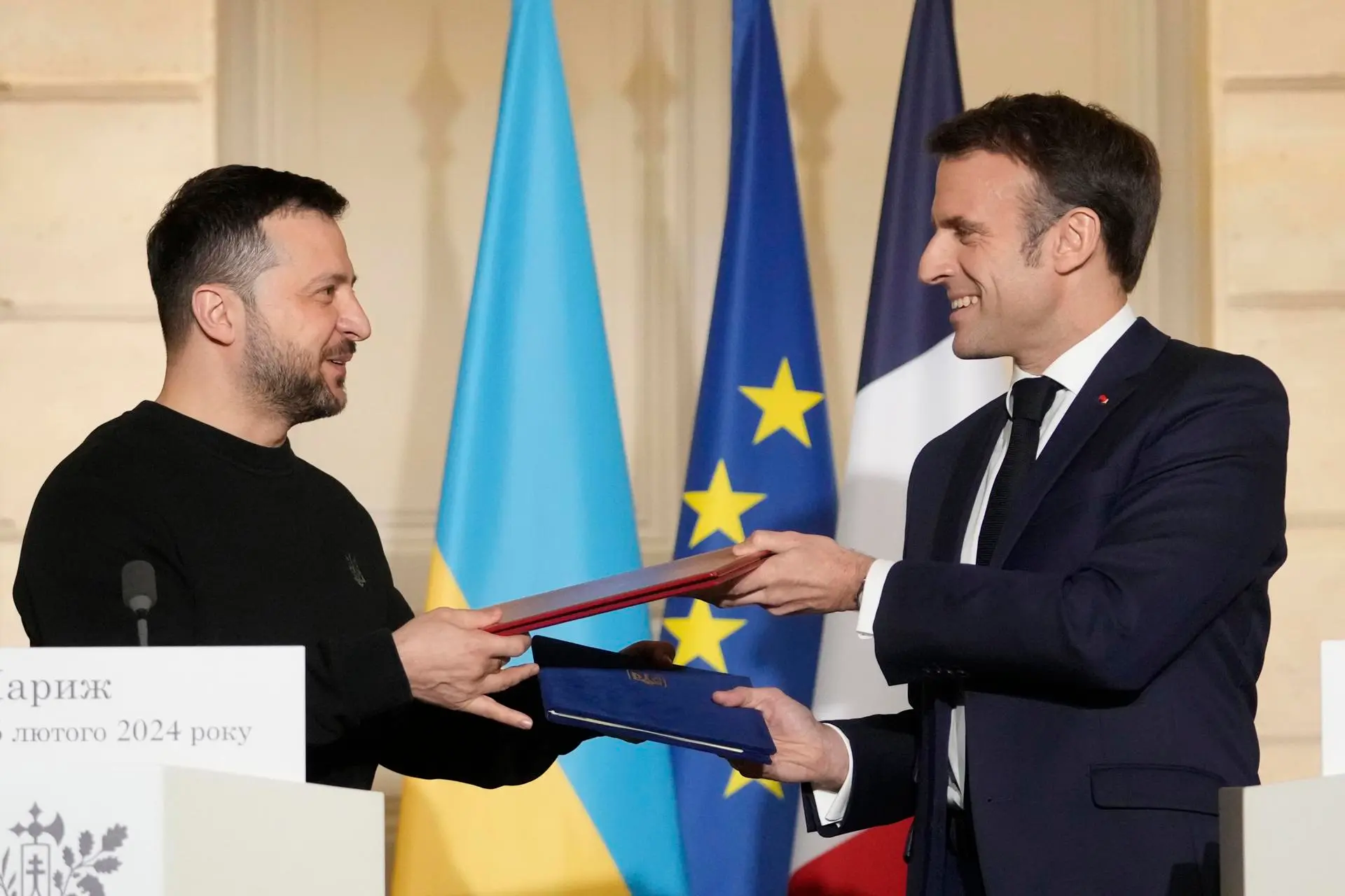 Zelensky responde a Macron sobre envío de tropas francesas a Ucrania: “mientras resistamos, pueden quedarse en Francia”