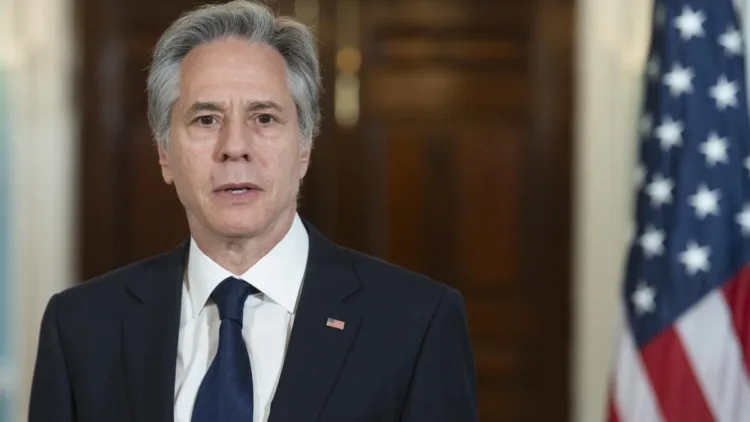 El secretario de Estado estadounidense Antony Blinken habla con los medios tras una reunión con el viceprimer ministro de Nueva Zelanda, Winston Peters, en el Departamento de Estado en Washington, el jueves 11 de abril de 2024. (AP Foto/Cliff Owen)