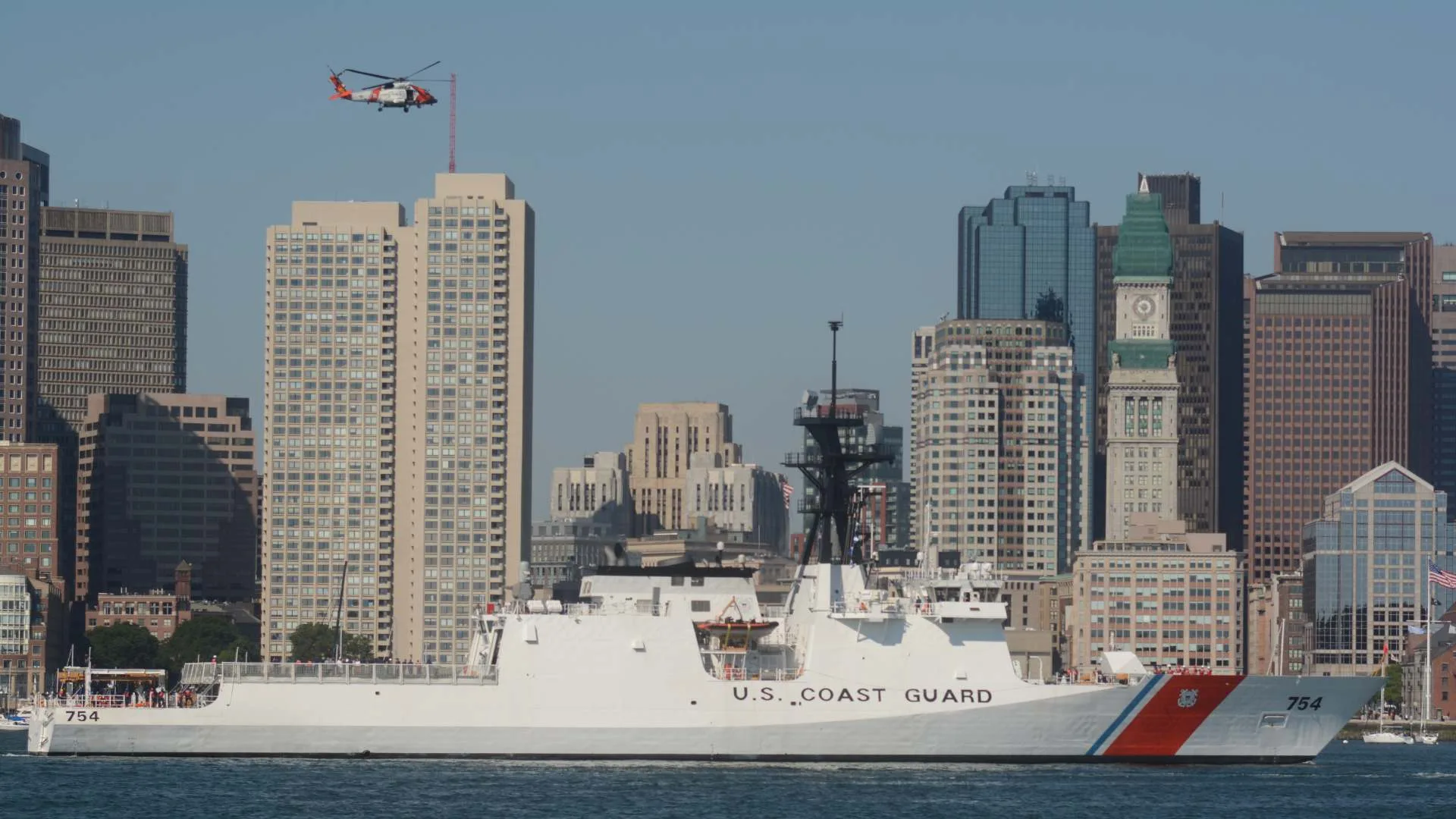 El guardacostas USCGC James de la Guardia Costera de EE.UU. llegará a Argentina en el marco de la presencia china en la región