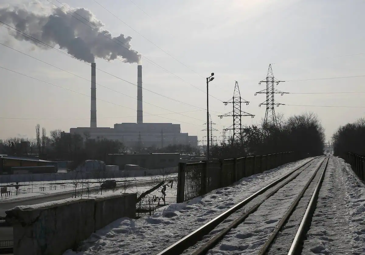 Rusia destruye la principal central térmica de Kiev