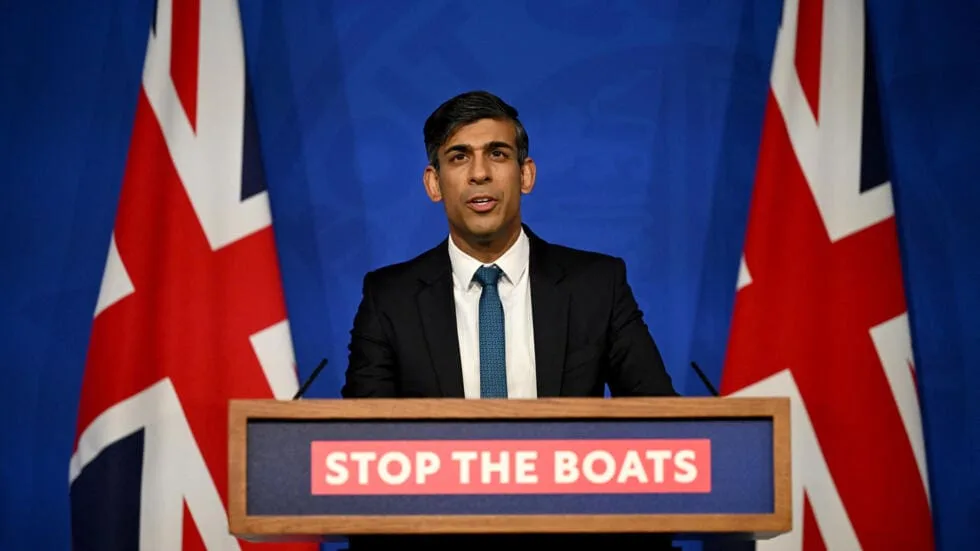 El Gobierno británico logra aprobar el proyecto de ley de asilo proveniente de Ruanda, en medio de la posibilidad de aplicar la ley en las Islas Malvinas