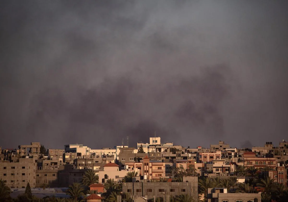 Fuerzas israelíes y egipcias intercambian disparos cerca del paso fronterizo de Rafah