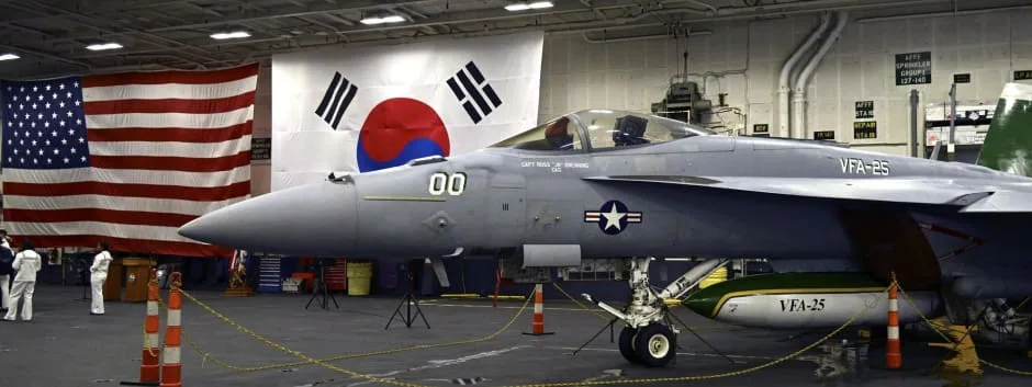 Portaaviones de Estados Unidos llega a Corea del Sur para disuadir a Corea del Norte 