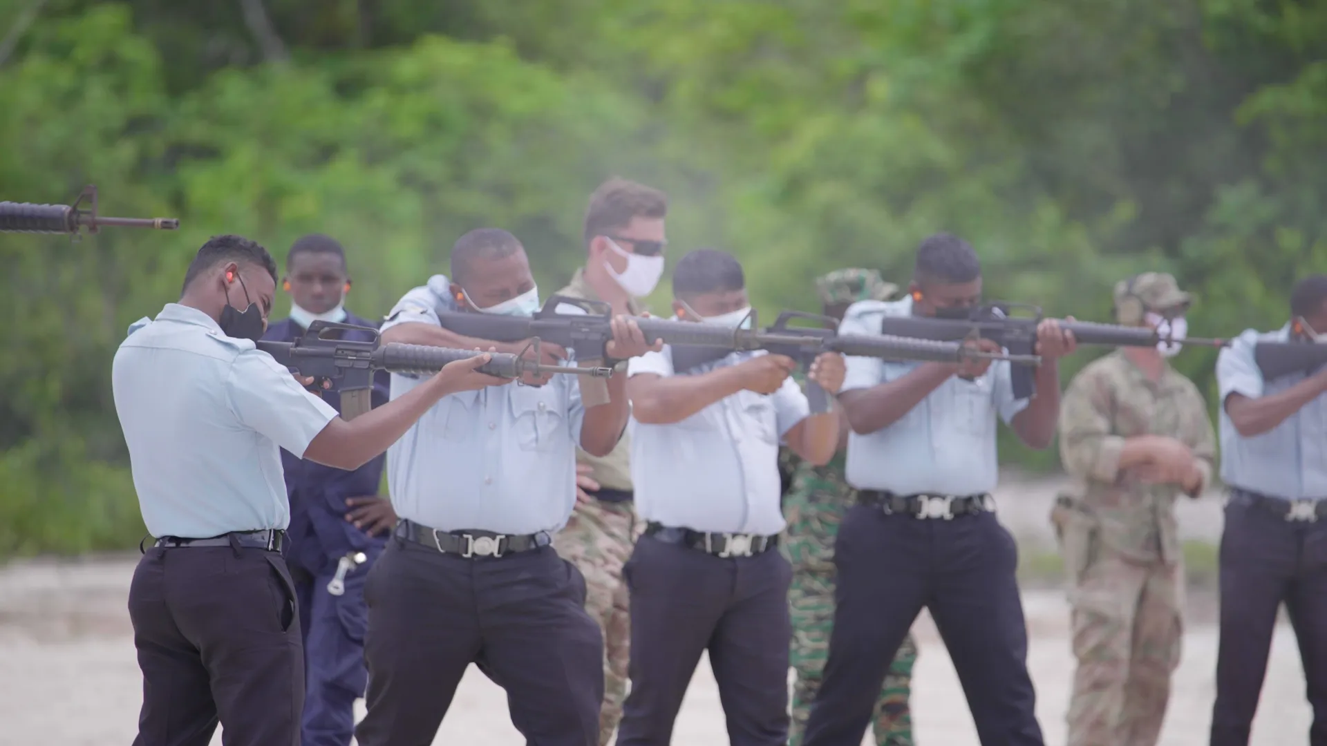 Con la colaboración de Estados Unidos, tres centros de formación de la Policía de Guyana recibieron acreditación internacional