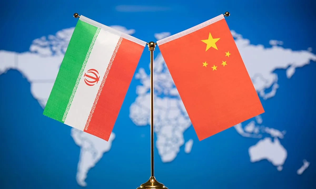 banderas de China e Irán