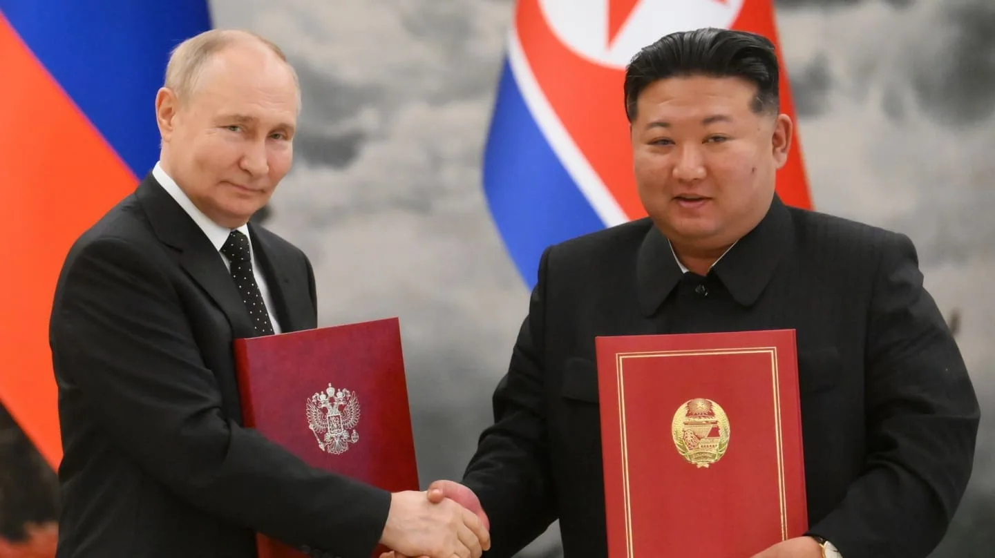 EE.UU., Japón y Corea del Sur condenan la cooperación militar entre Putin y Kim Jong-un