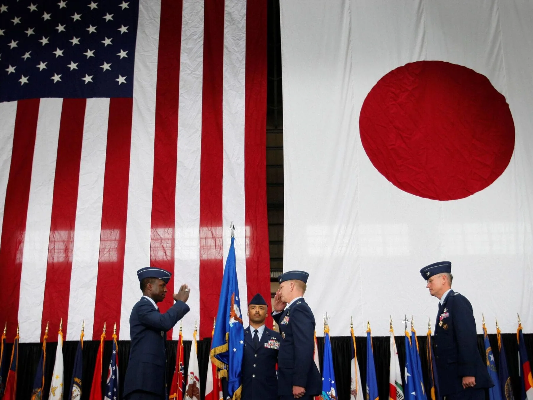 Estados Unidos reorganizará su estructura de mando en Japón en medio de crecientes tensiones con China