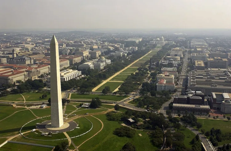 030926-F-2828D-307.Washington, D.C. (Sept. 26, 2003) -- Aerial view of the Washington Monument with the Capitol in the background.  DoD photo by Tech. Sgt. Andy Dunaway. (RELEASED).