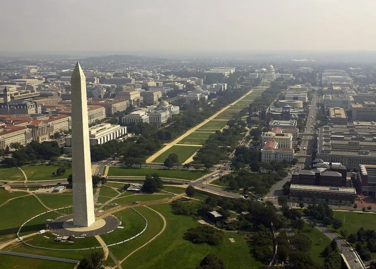 030926-F-2828D-307.Washington, D.C. (Sept. 26, 2003) -- Aerial view of the Washington Monument with the Capitol in the background. DoD photo by Tech. Sgt. Andy Dunaway. (RELEASED).