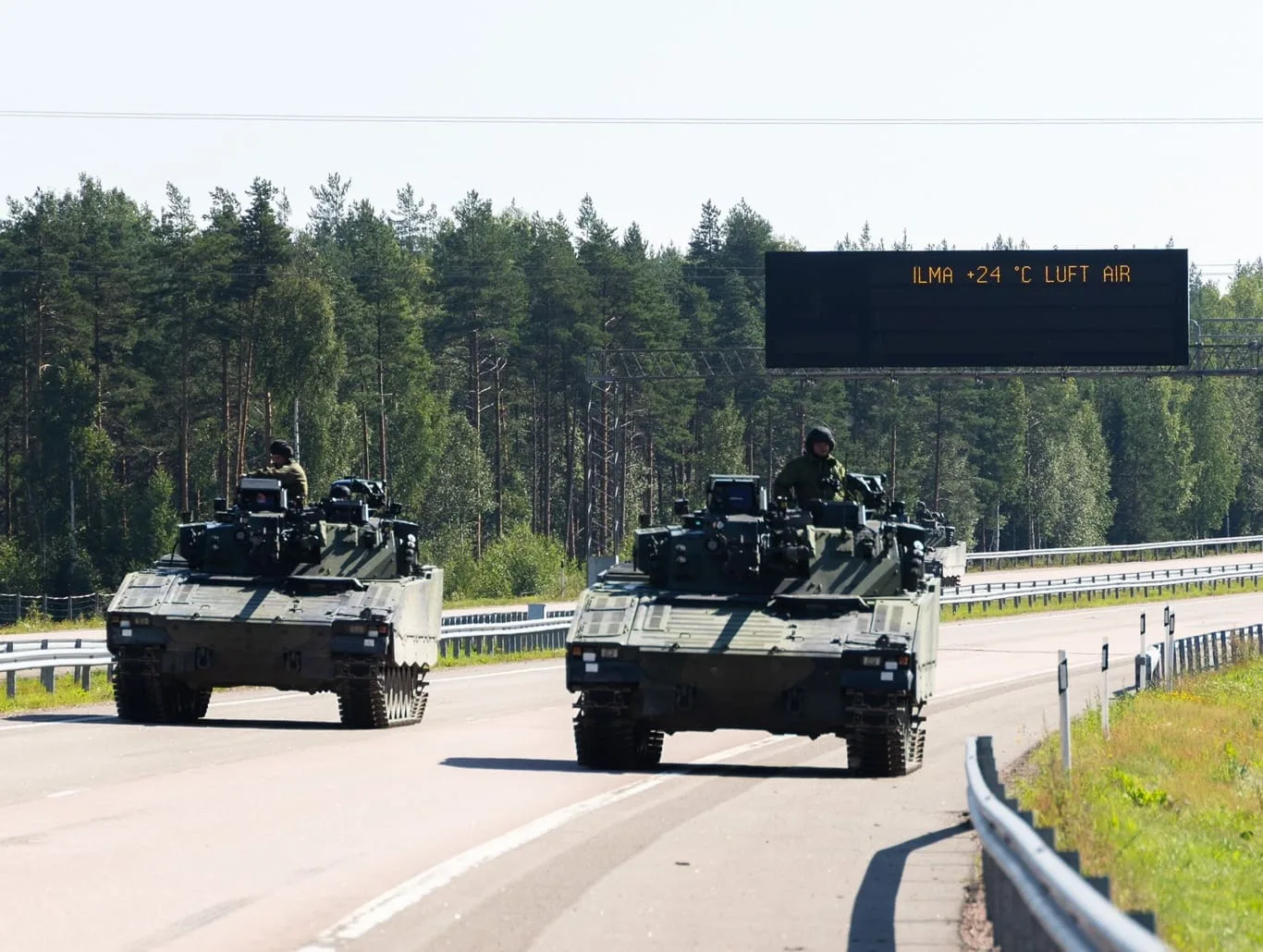 Aplicando lecciones del conflicto en Ucrania, Finlandia despliega sus Fuerzas de Defensa al norte y sur del país