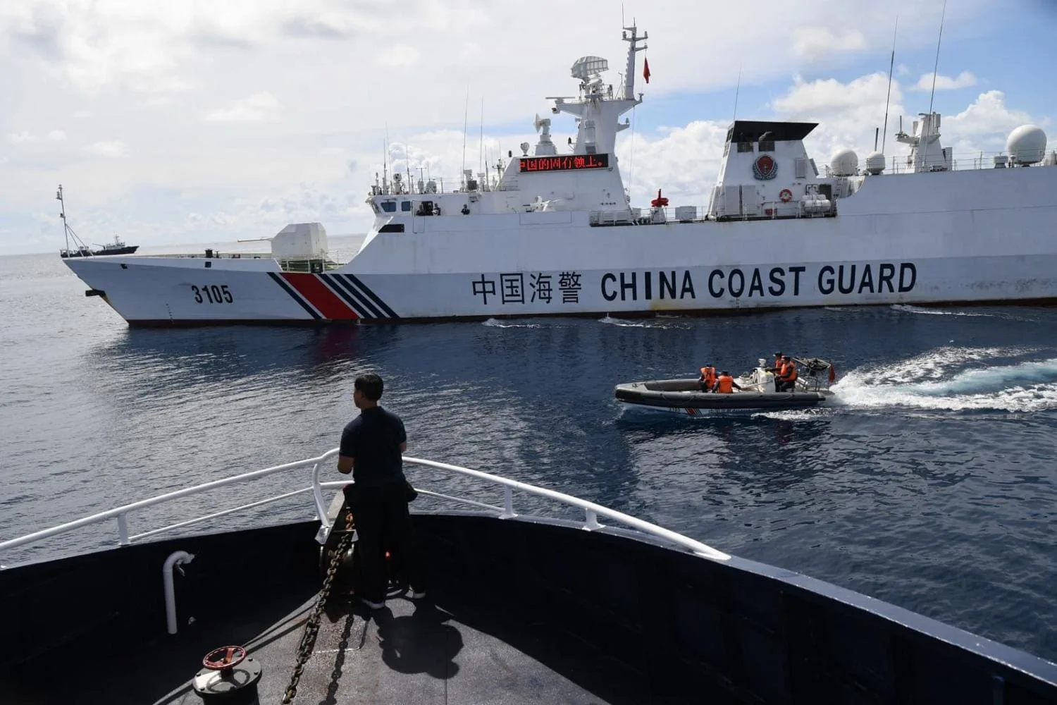 Tensiones en el Mar de China Meridional: China despliega un monstruoso buque guardacostas frente a las Filipinas