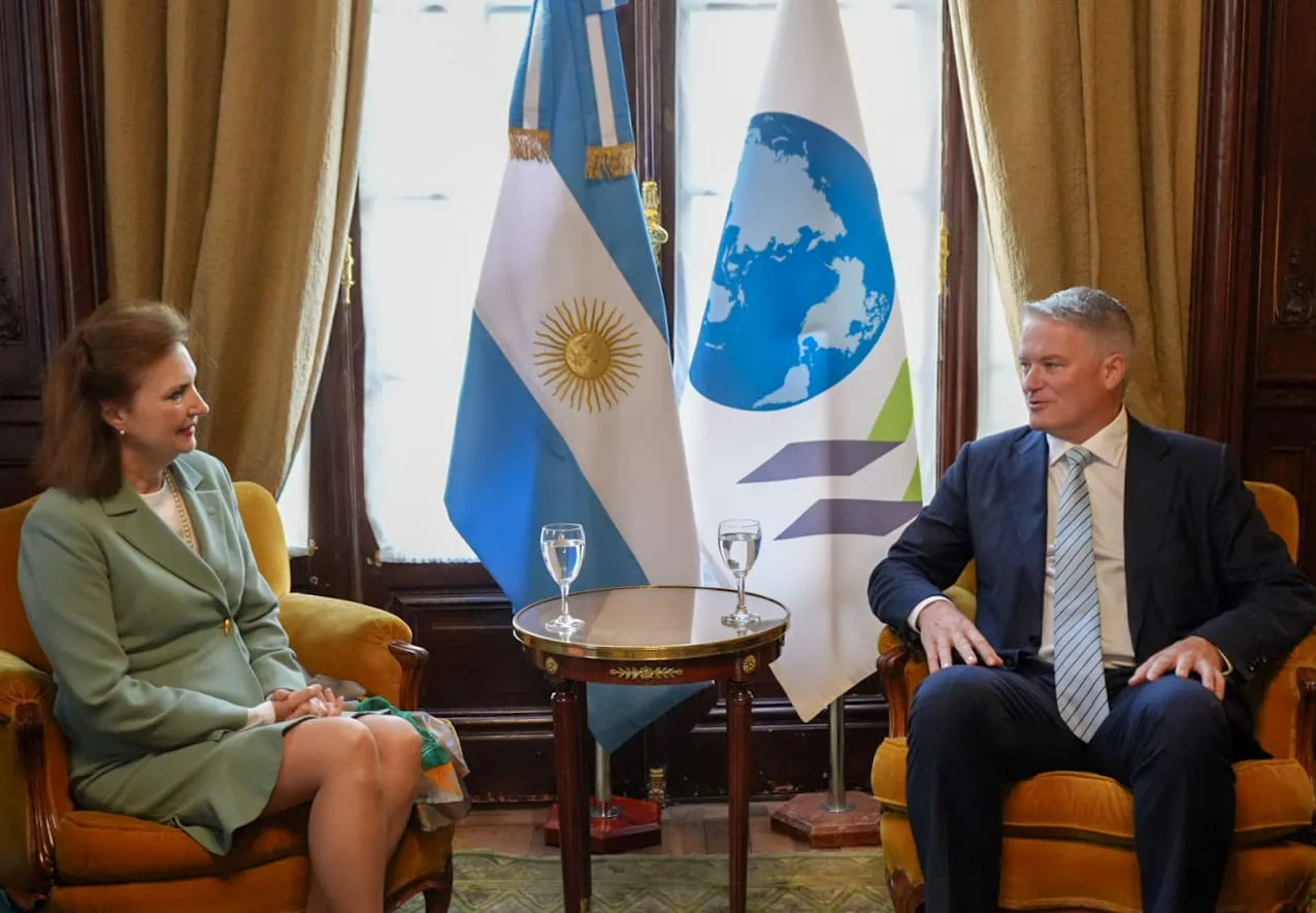 Avance – Mondino recibe al Secretario de la OCDE y profundiza la adhesión de Argentina en la Organización