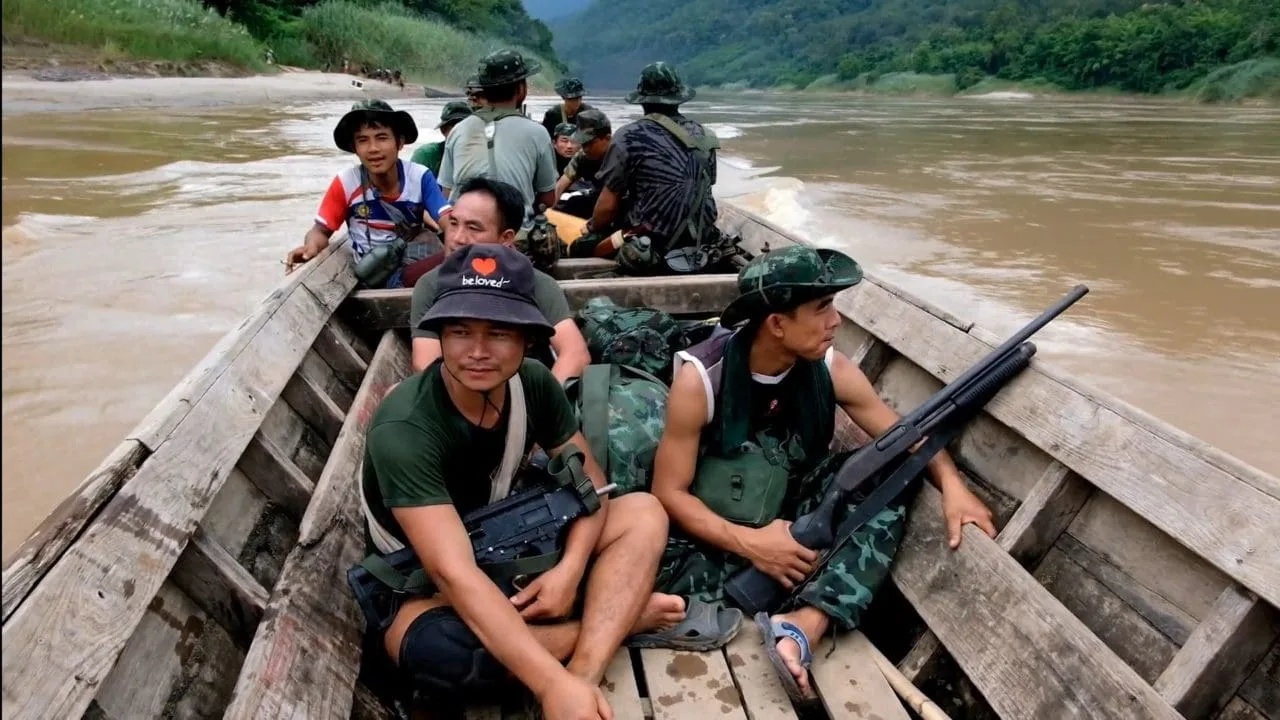 China realiza ejercicios militares con fuego real en la frontera con Myanmar