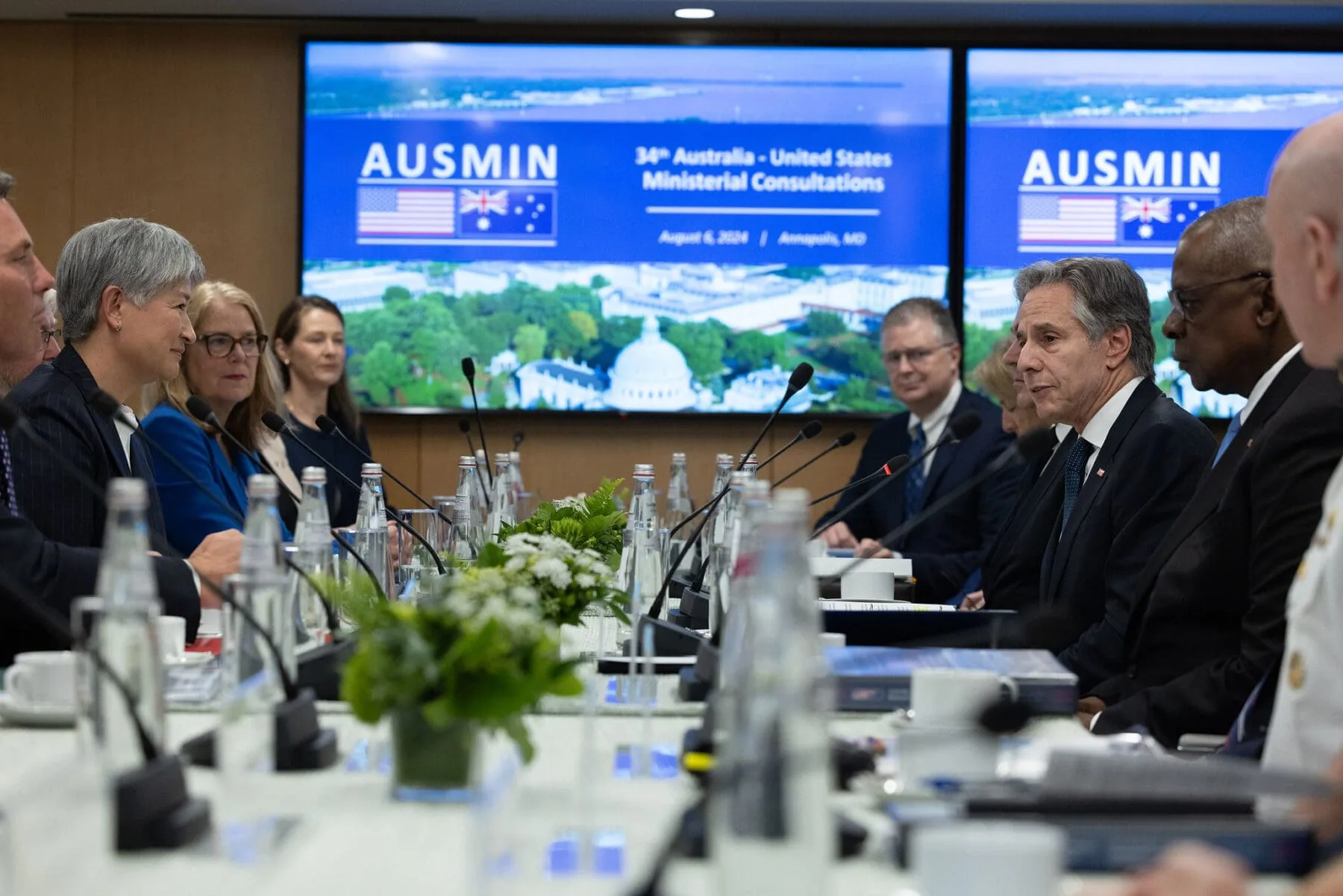 Estados Unidos y Australia acordaron reforzar la cooperación militar para contrarrestar la influencia china