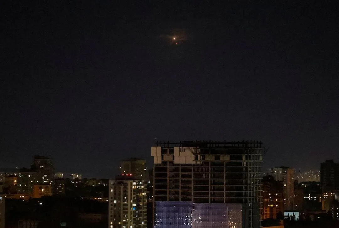 Ucrania afirma que interceptó 4 misiles y 15 drones de Rusia en Kiev