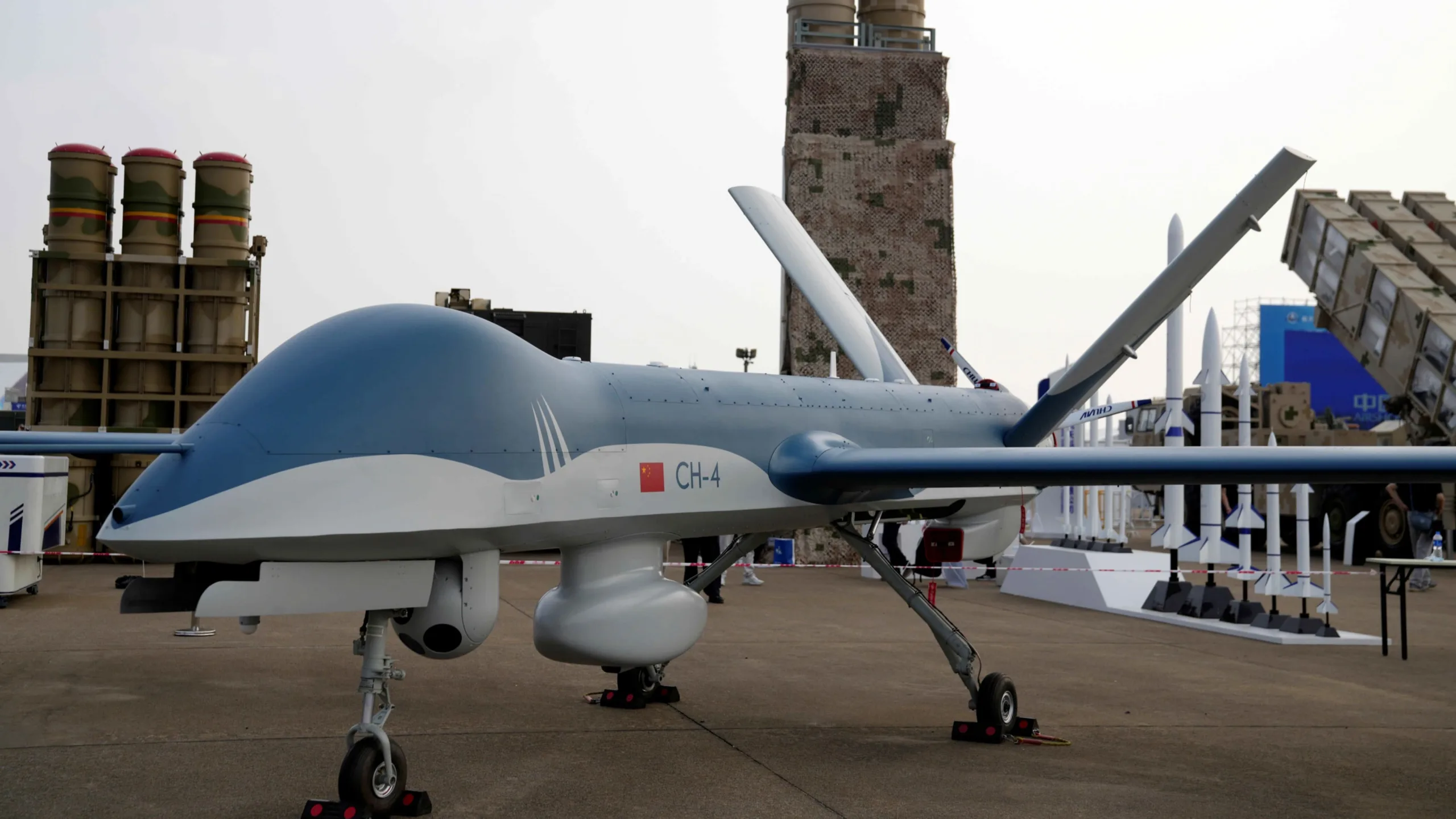 China acelera su modernización militar para enfrentar enjambres de drones
