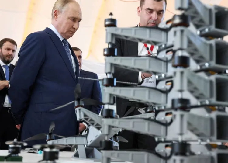 Rusia necesita mano de obra que no tiene para expandir su producción de drones / Reuters