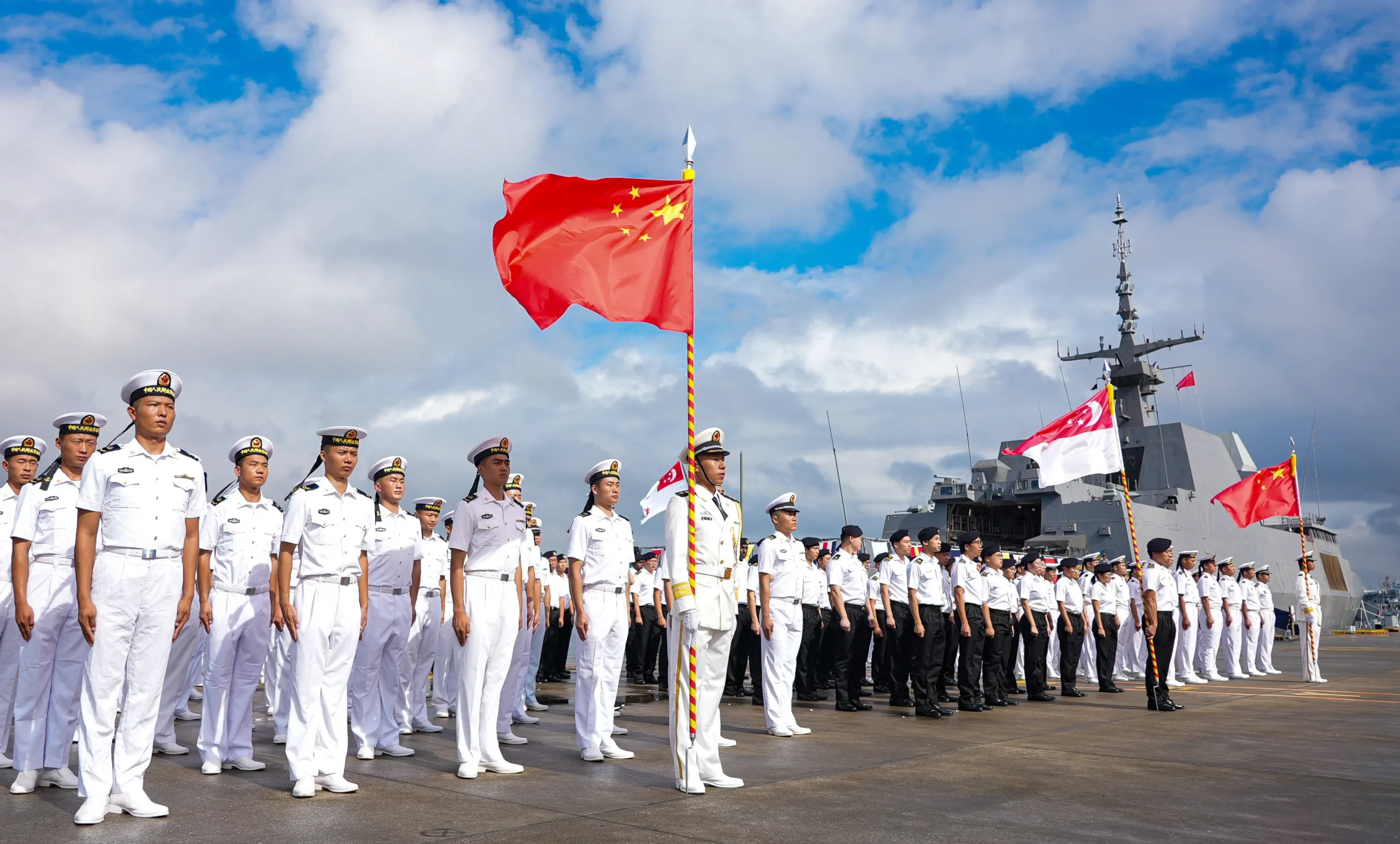 China y Singapur refuerzan su cooperación militar con ejercicio naval mientras crecen las tensiones en Mar Meridional