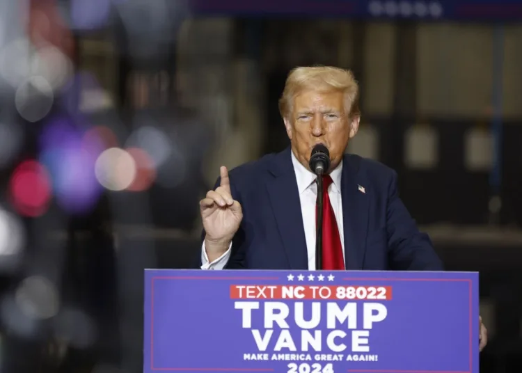 El candidato republicano a la presidencia, el expresidente Donald Trump, habla durante un evento de campaña en Mint Hill, Carolina del Norte, el miércoles 25 de septiembre de 2024. (AP Foto/Nell Redmond)