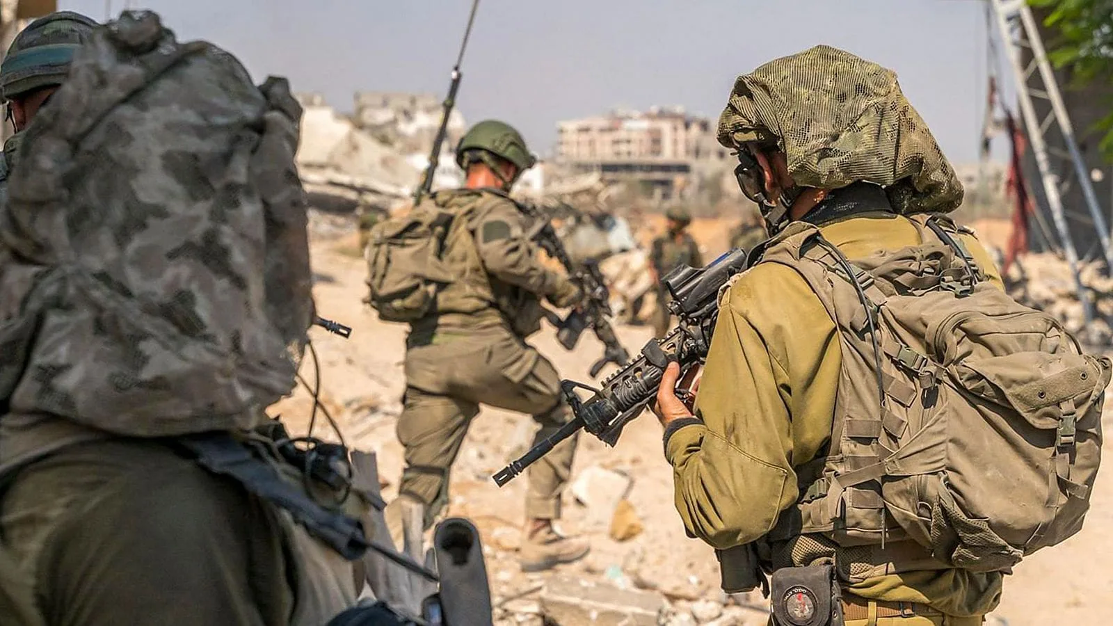 ¿Por qué Reino Unido suspendió la venta de armas a Israel?