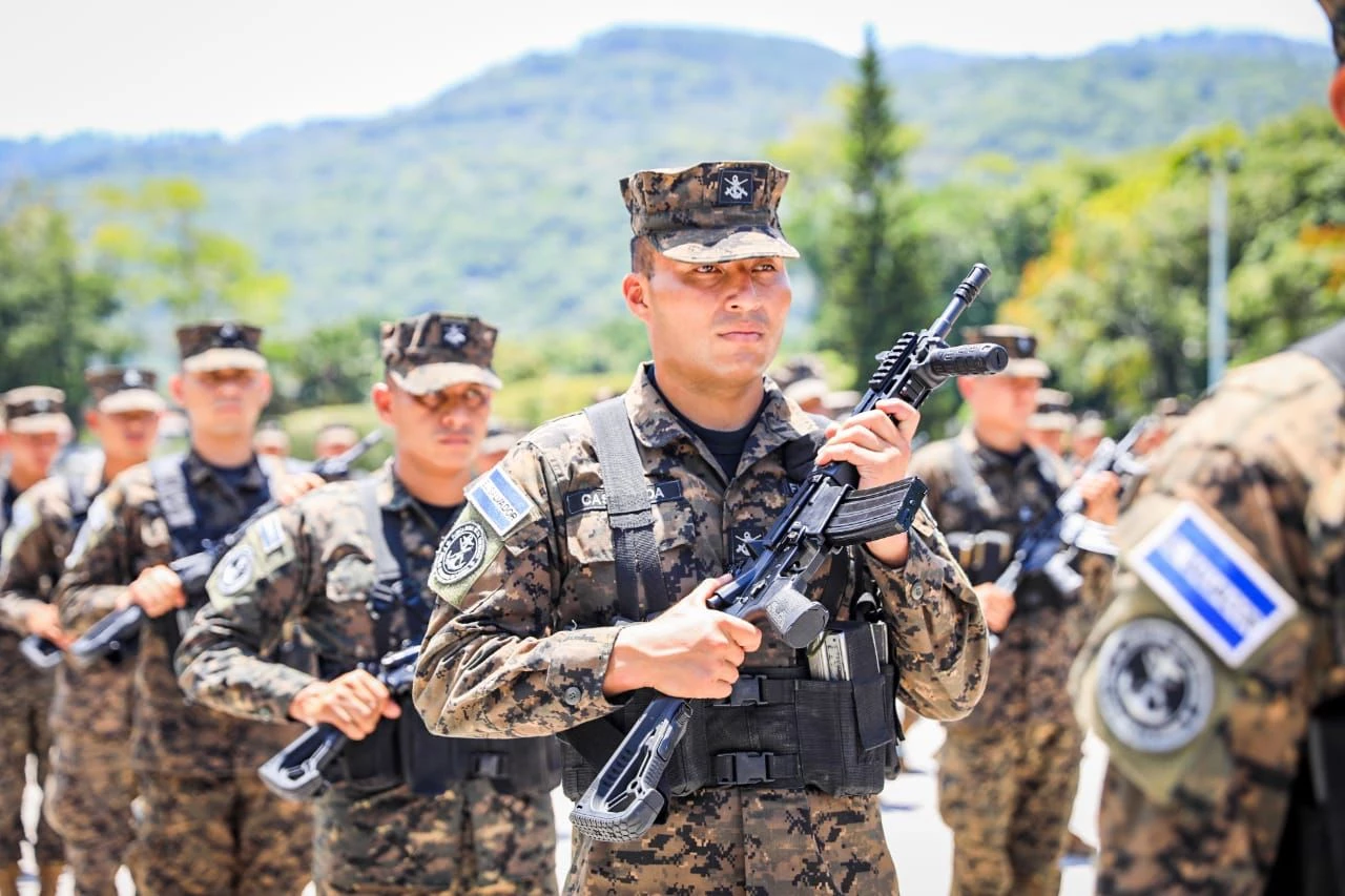 El Salvador ordena el despliegue de sus fuerzas militares en Haití