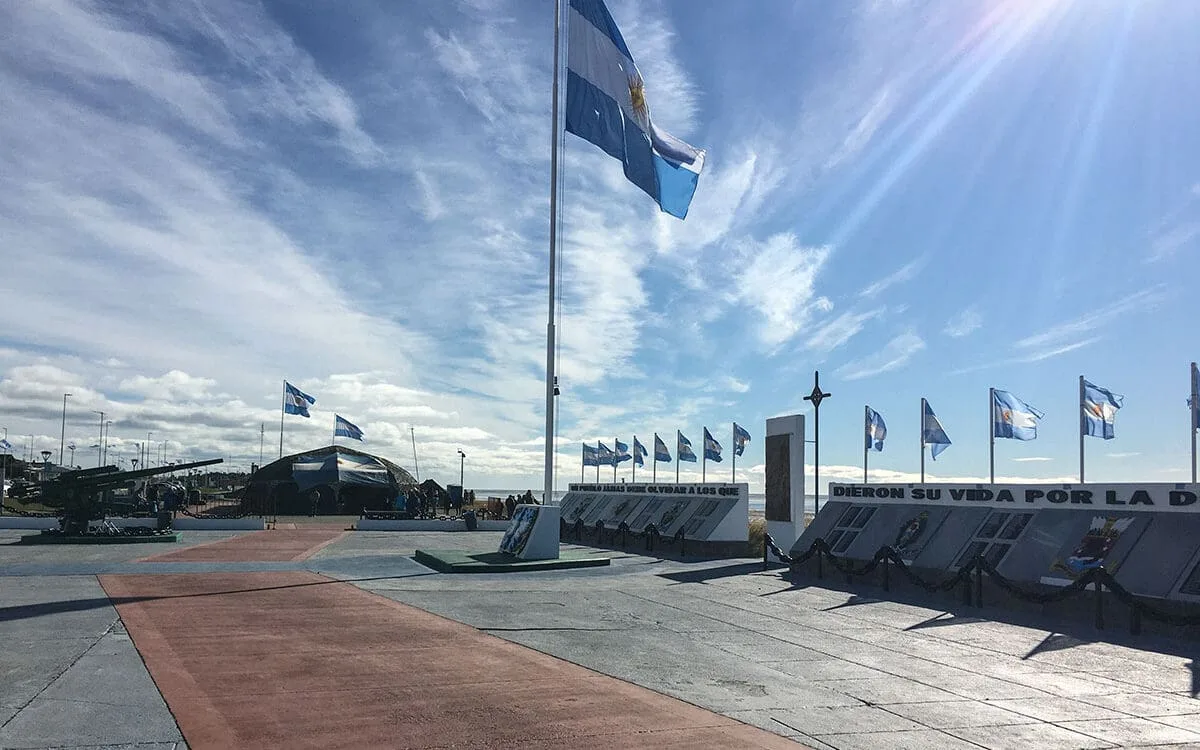 Argentina y la Cruz Roja avanzan en el Tercer Plan del Proyecto Humanitario enfocado en la identificación de los soldados argentinos caídos en las Islas Malvinas