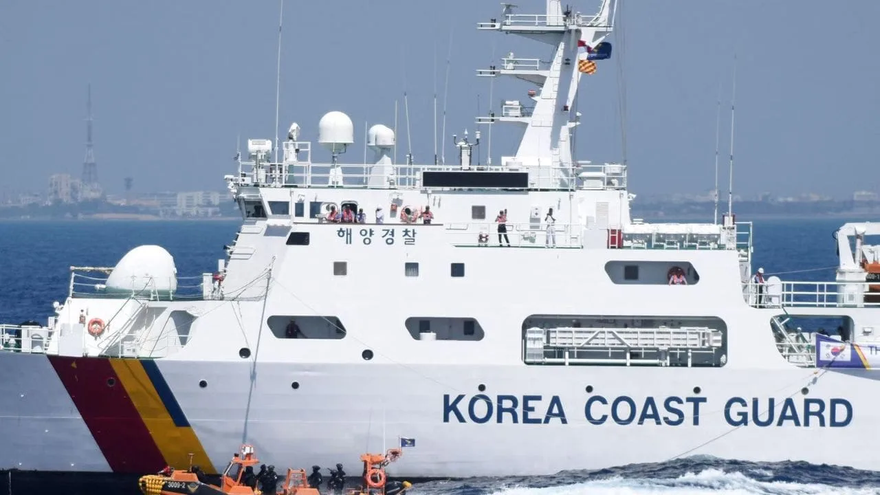 Corea del Sur despliega su Guardia Costera ante el aumento de pesqueros ilegales chinos
