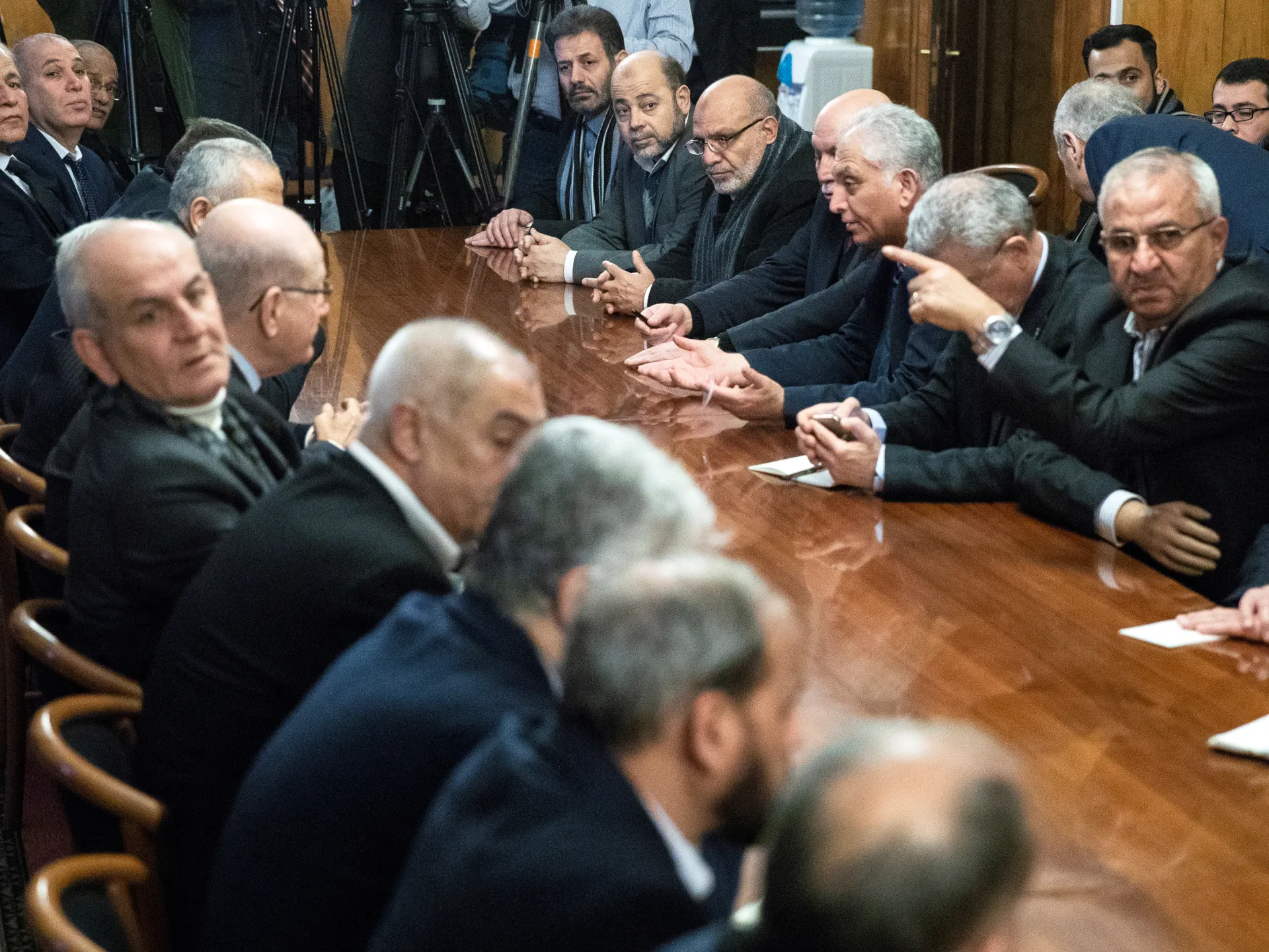 Hamás y Fatah se unen en Egipto para discutir los planes en Gaza