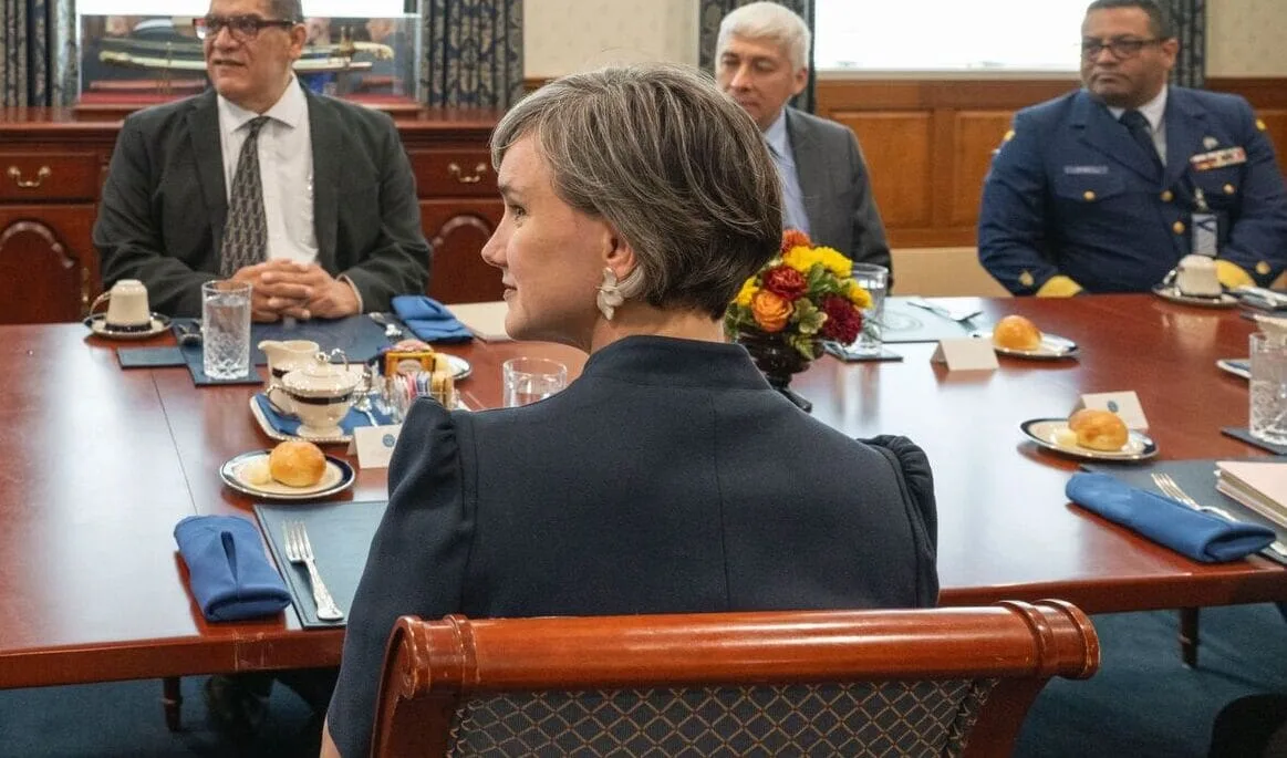 Cobertura – La agenda estadounidense hacia América Latina, por la Subsecretaria Adjunta de Defensa para Asuntos del Hemisferio Occidental de EE.UU