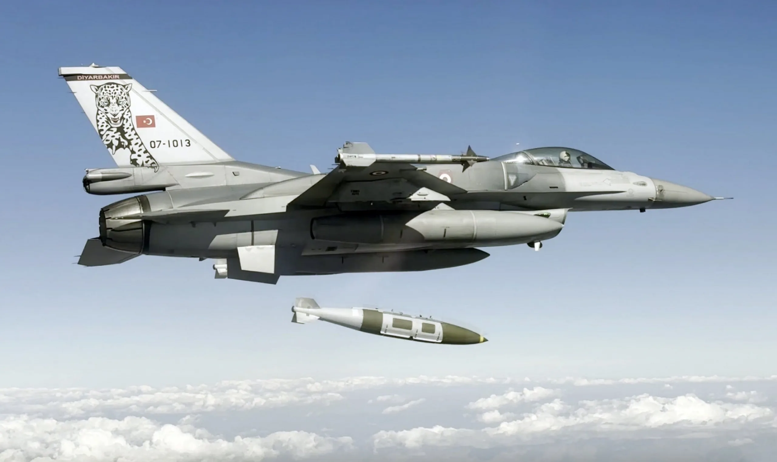 Turquía responde con ataques aéreos al atentado en Ankara atribuido al PKK