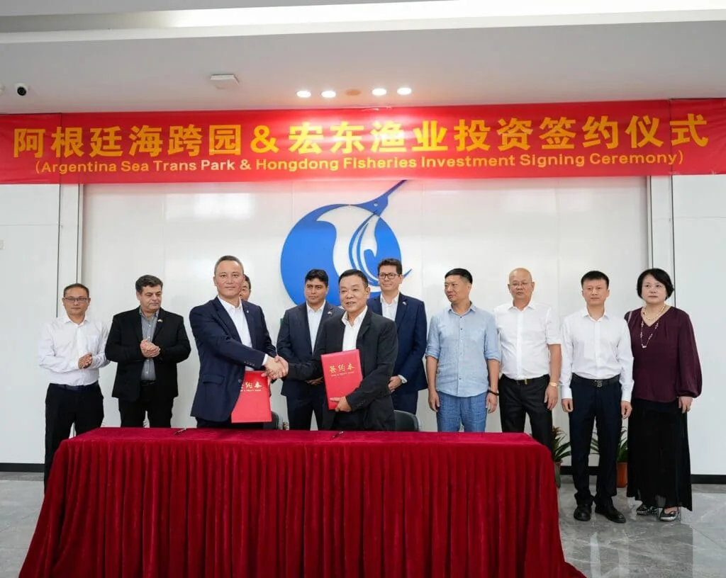 La provincia de Santa Cruz firma con China un acuerdo de pesca que podría beneficiar a la empresas que operan en la milla 201