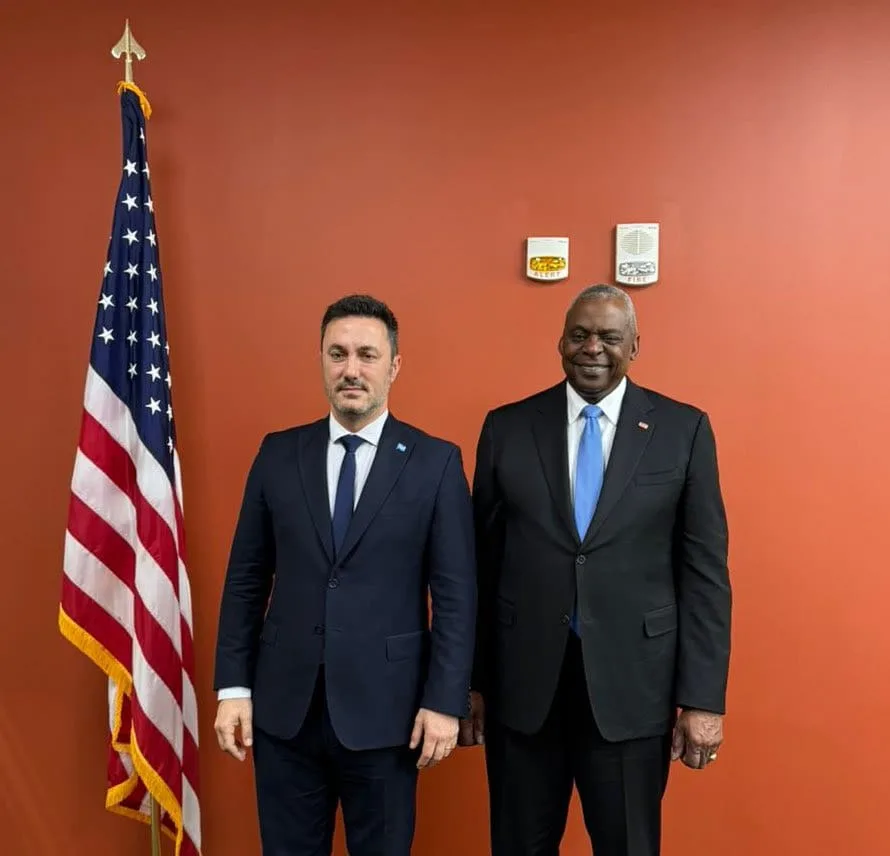 Con la presencia del Ministro de Defensa de Argentina, el Comando Sur de EE.UU. llevó a cabo la ceremonia de cambio de mando