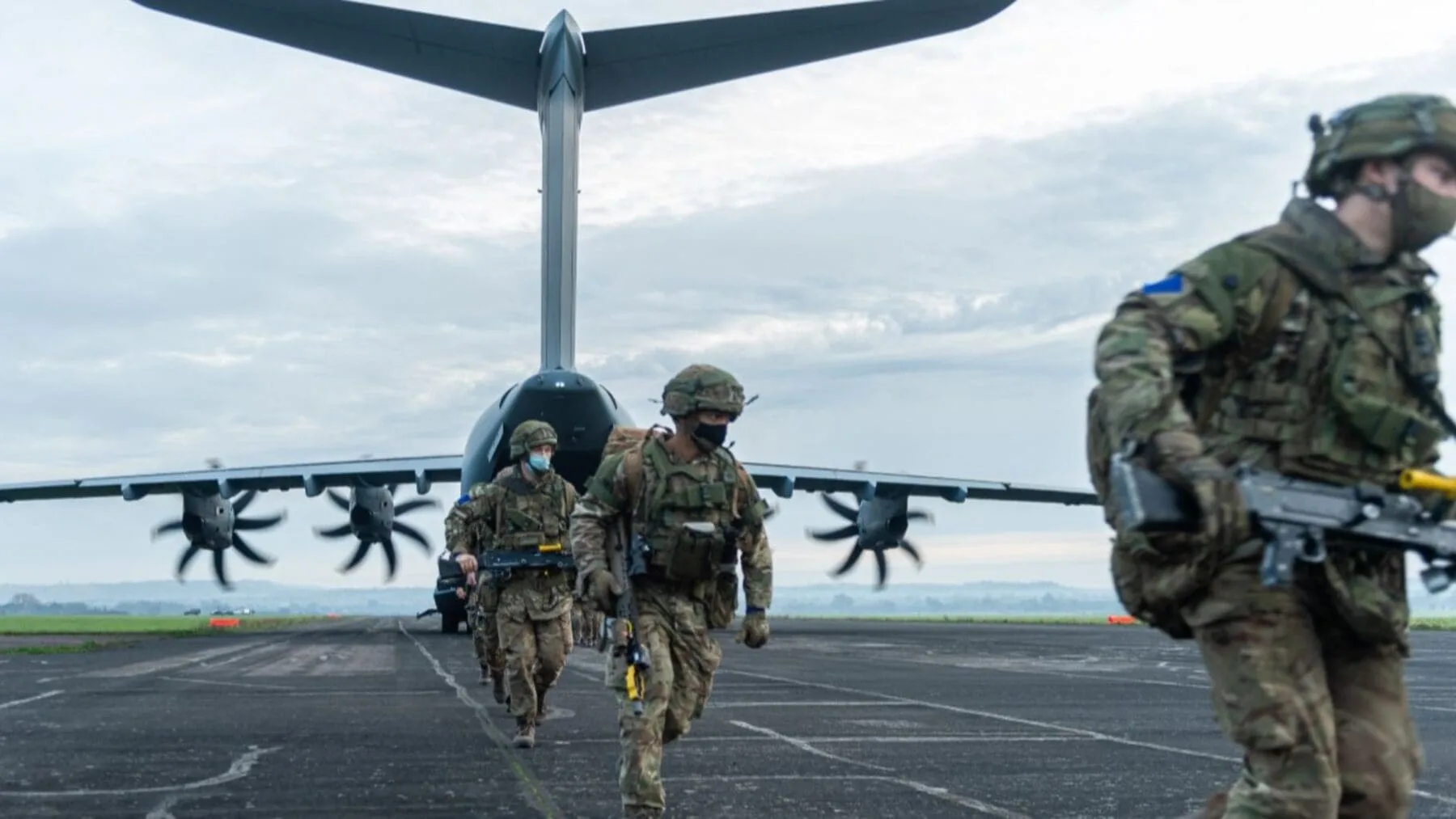 A pesar de los posibles conflictos con China y Rusia, la Real Armada Británica retirará varios buques debido a la escasez de recursos