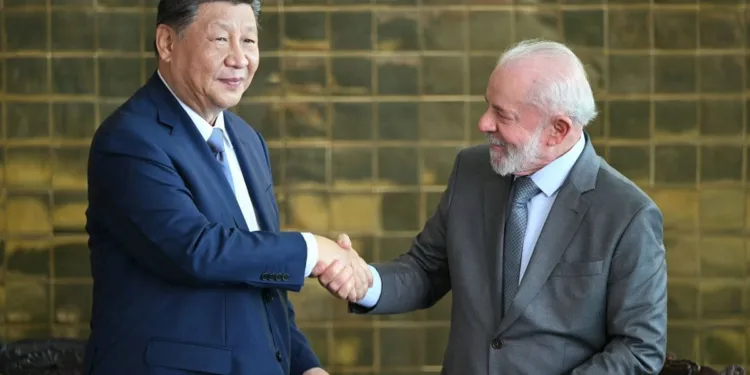 El presidente chino Xi Jinpin con Lula Da Silva. Créditos/Archivo.