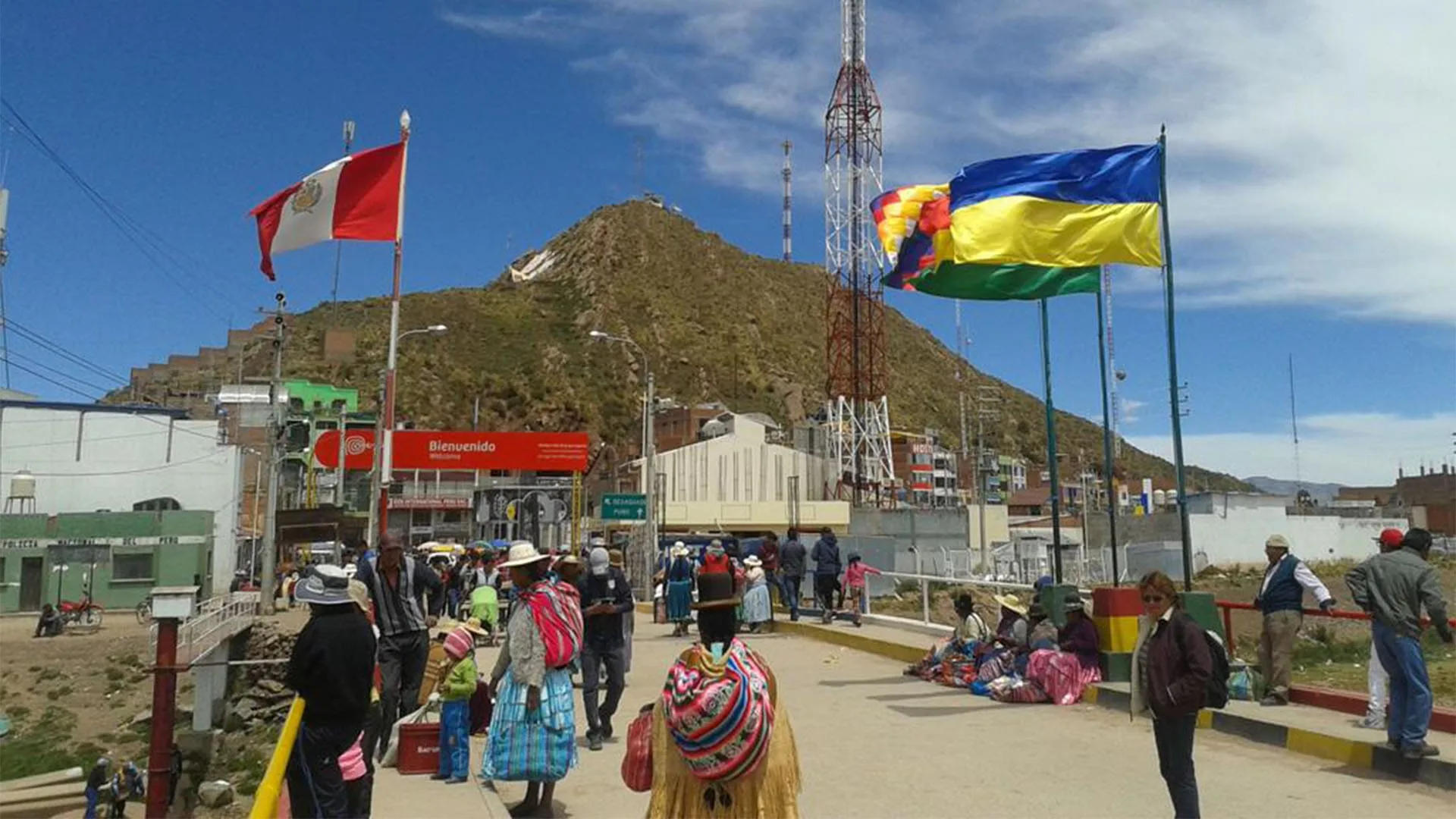 Bolivia anuncia el despliegue de 200 militares para el control del Desaguadero