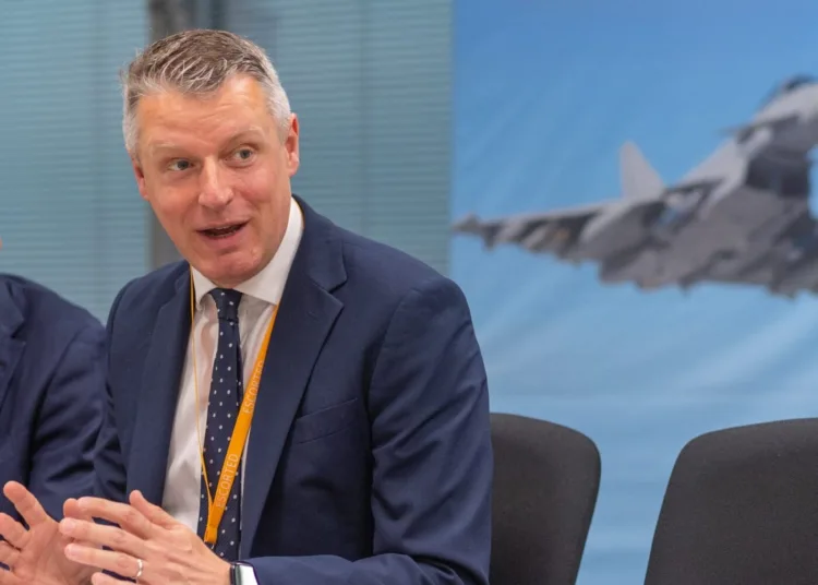 el ministro de Defensa de Reino Unido, Luke Pollard