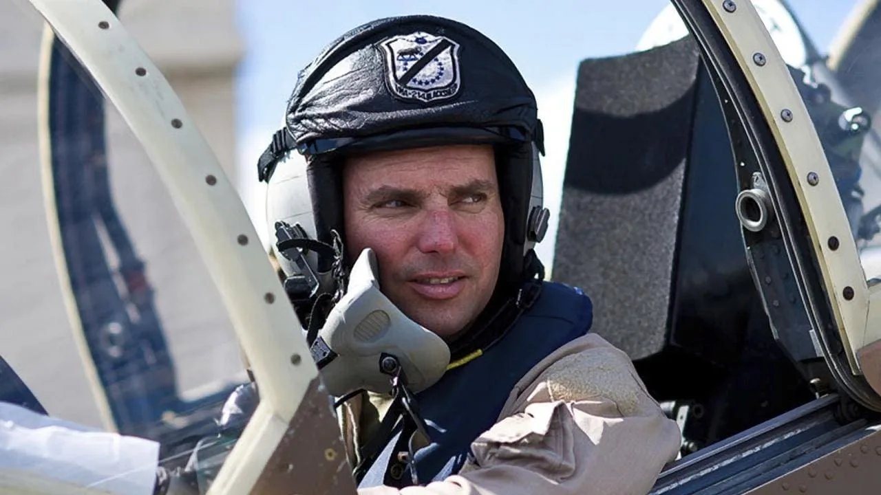 Extraditarán a Estados Unidos a un veterano de la Marina acusado de entrenar a pilotos chinos