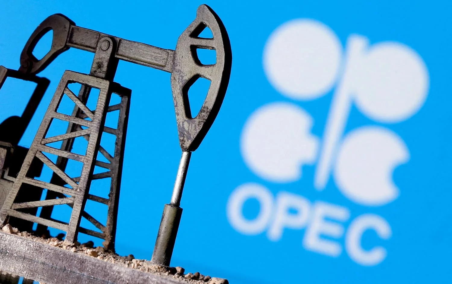 OPEP+ decide retrasar la producción de petróleo por tres meses