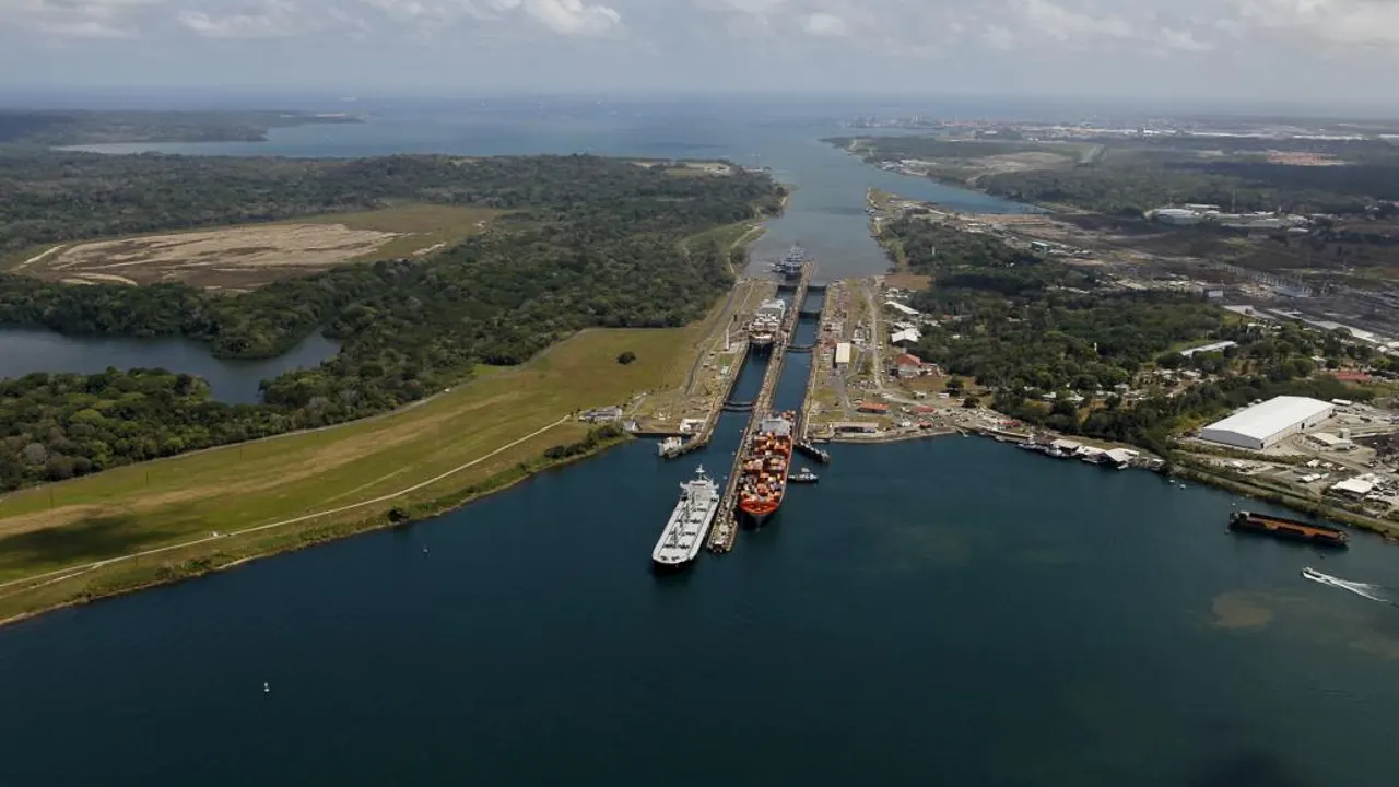 Trump amenaza con recuperar el control del Canal de Panamá y Groenlandia