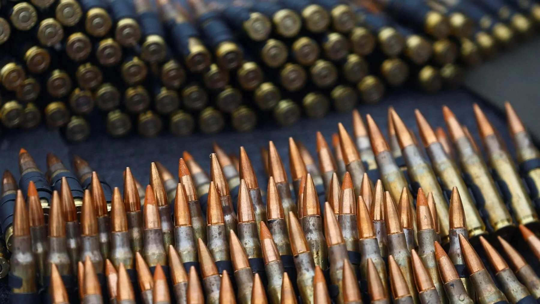 El SIPRI expone que el comercio de armas mundial está en auge por las guerras en curso