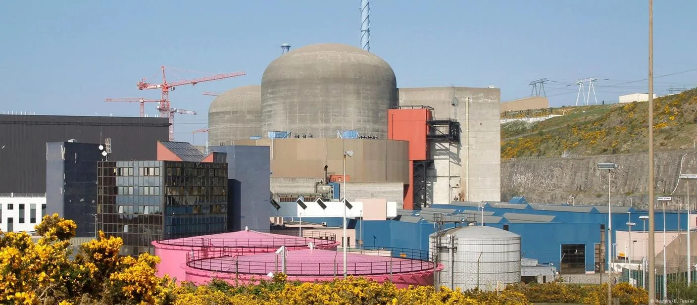 Francia conectó el primer reactor nuclear a su red eléctrica