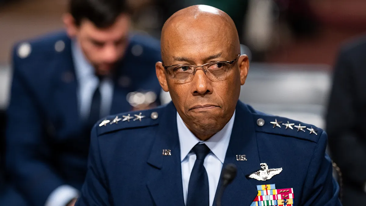 Los jefes del ejército ruso y estadounidense mantienen una extraña llamada telefónica en medio de la guerra en Ucrania