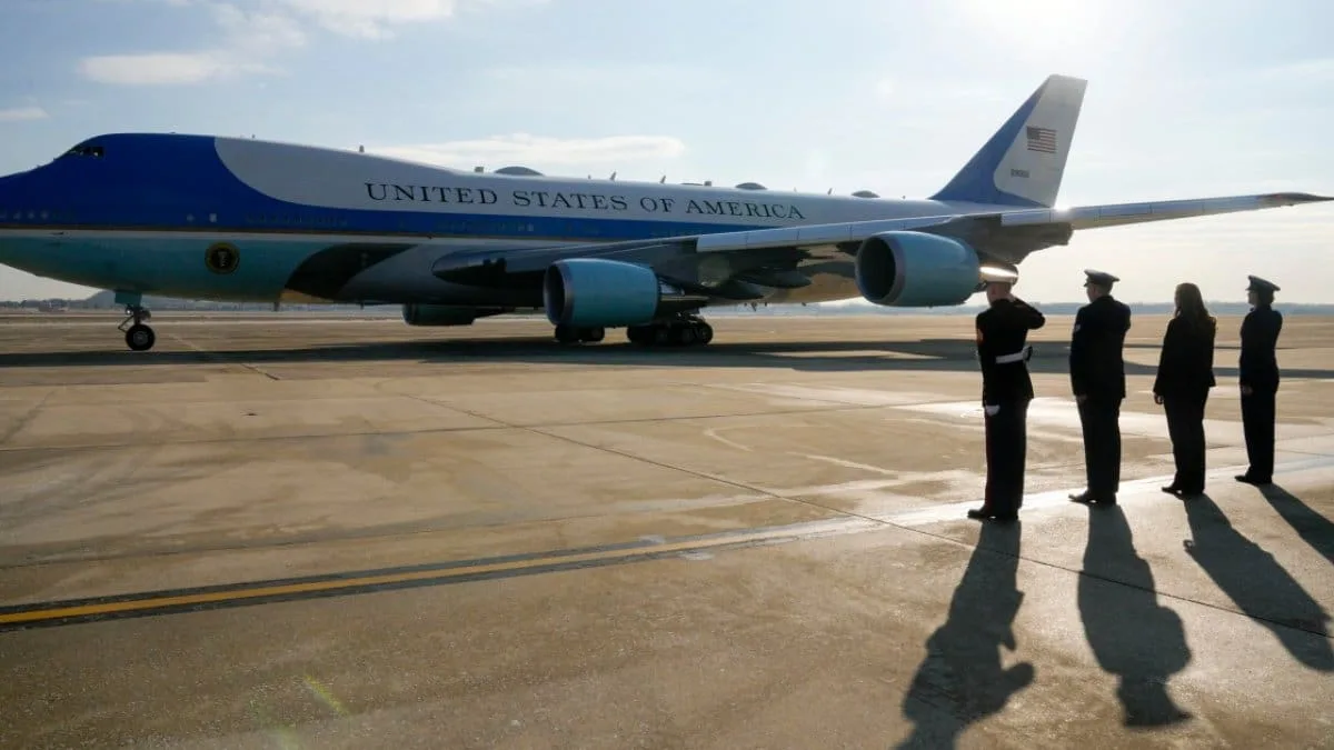 Elon Musk y Boeing trabajarán en conjunto para definir el próximo avión presidencial de Trump