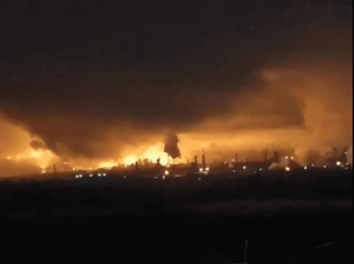 Una nueva oleada de drones ucranianos dañó una de las refinerías petroleras más importantes de Rusia