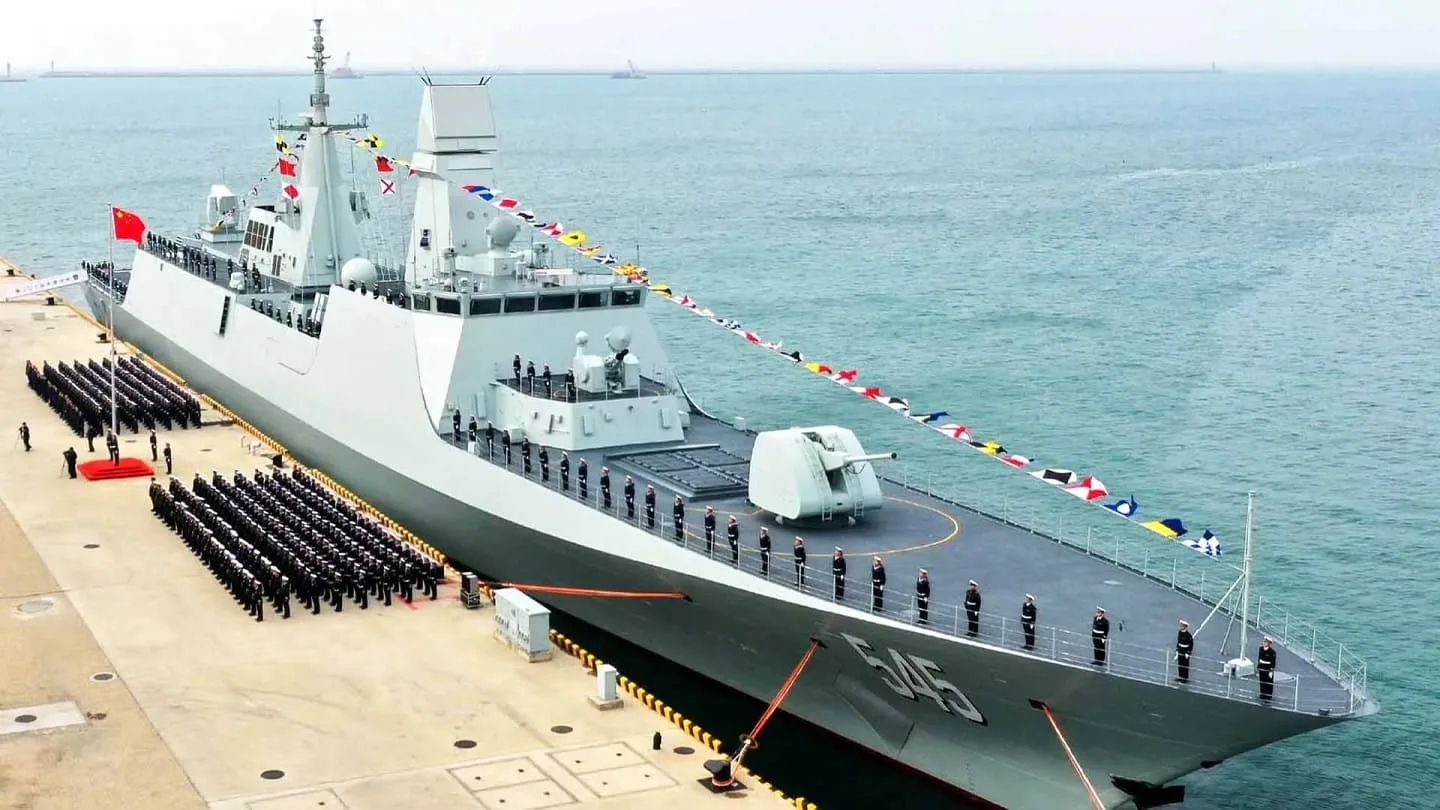 Como muestra de su creciente poder naval, China incorpora una nueva fragata de la clase Tipo 054B
