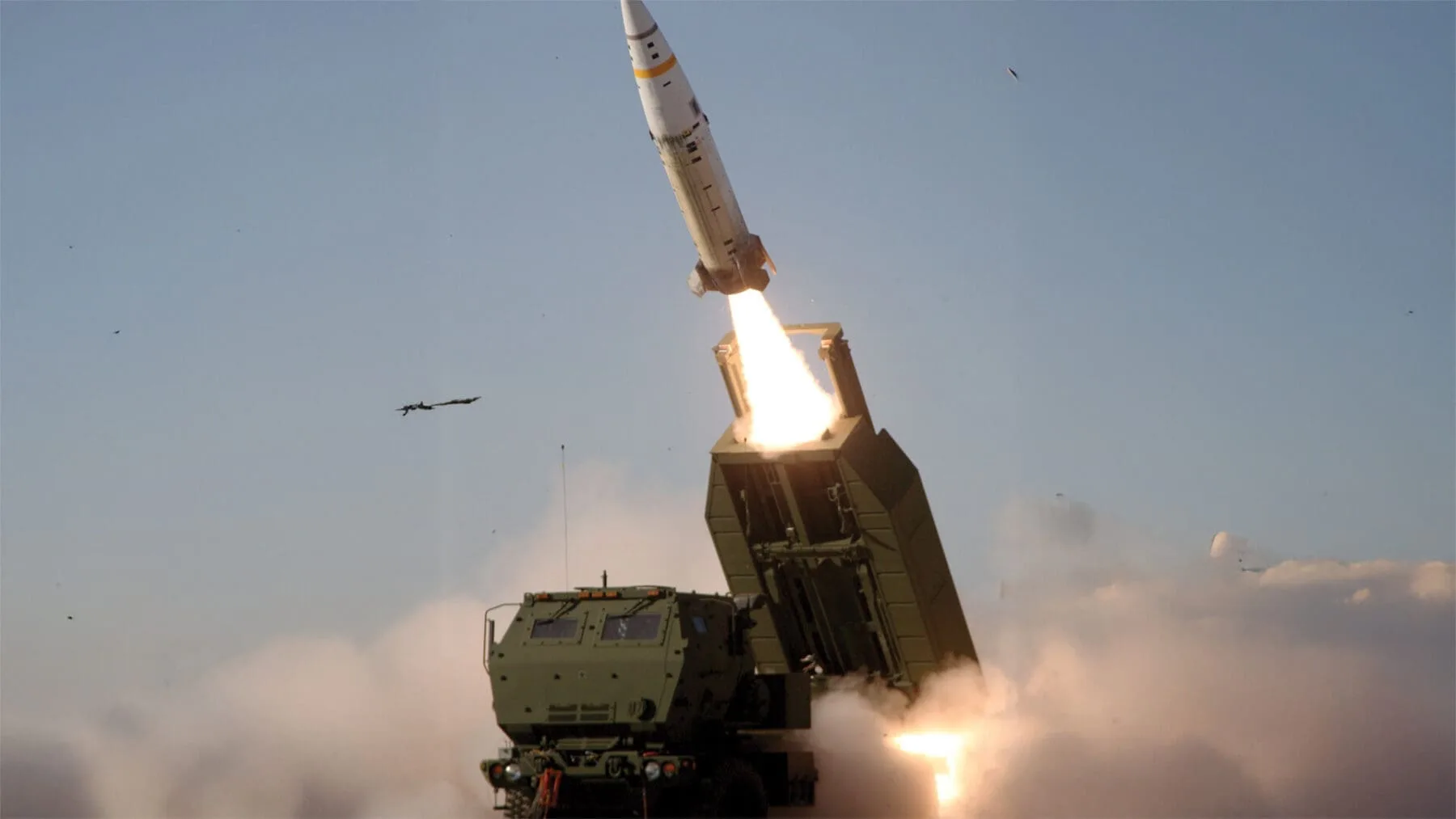 Ucrania lanza el ataque más grande dentro de Rusia desde que inició la guerra